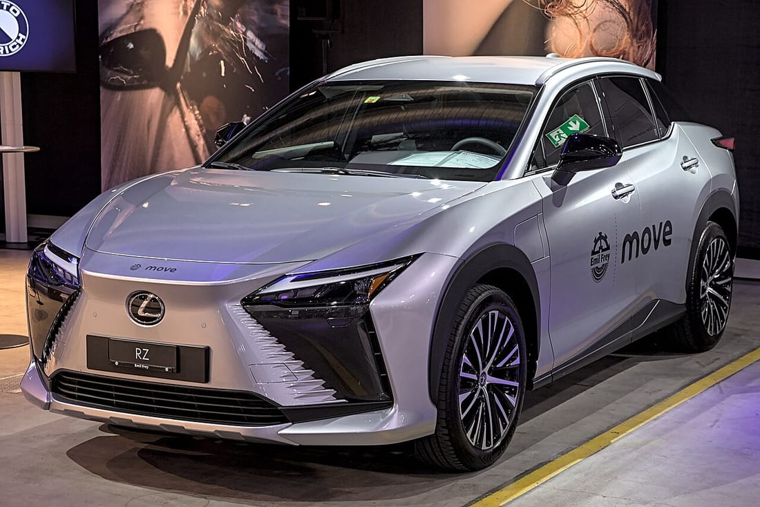 Lexus RZ