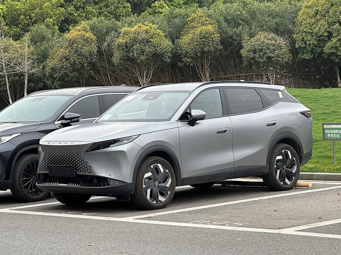 Omoda C7
