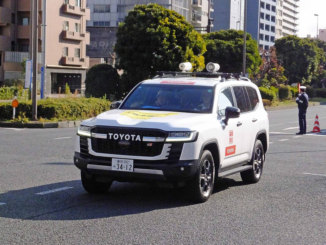 Toyota Land Cruiser 300